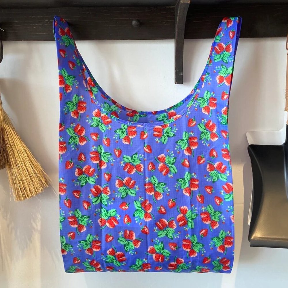 NWT Standard Baggu - Wild Strawberries - Picture 5 of 8